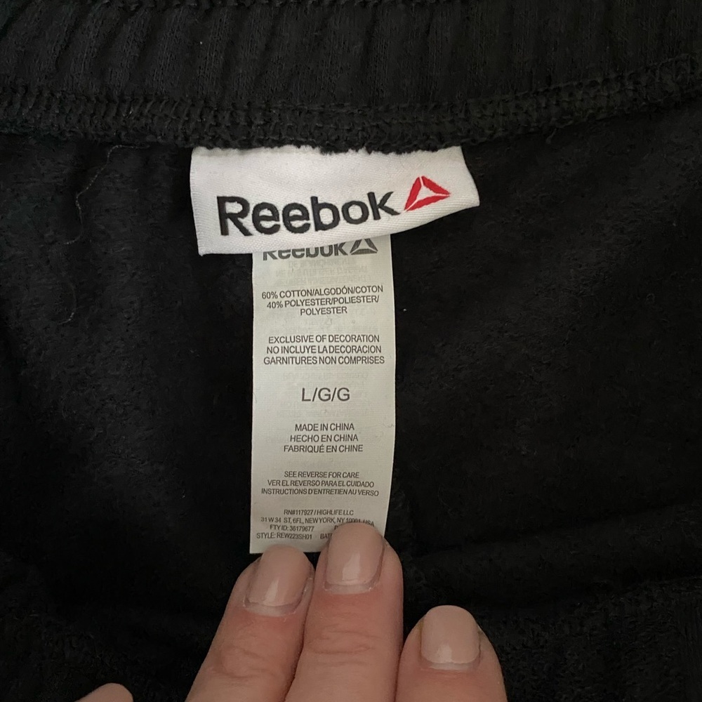 Reebok Relaxed Short NWT - Picture 6 of 7
